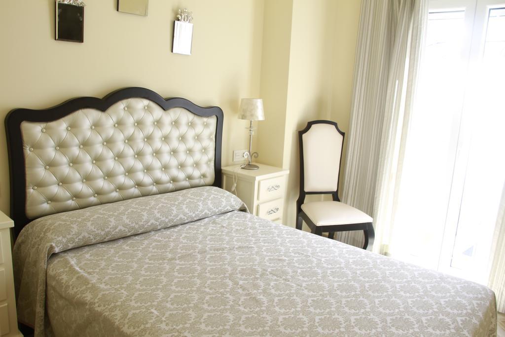 Pensjonat Hostal Flor De Lis- Lojo