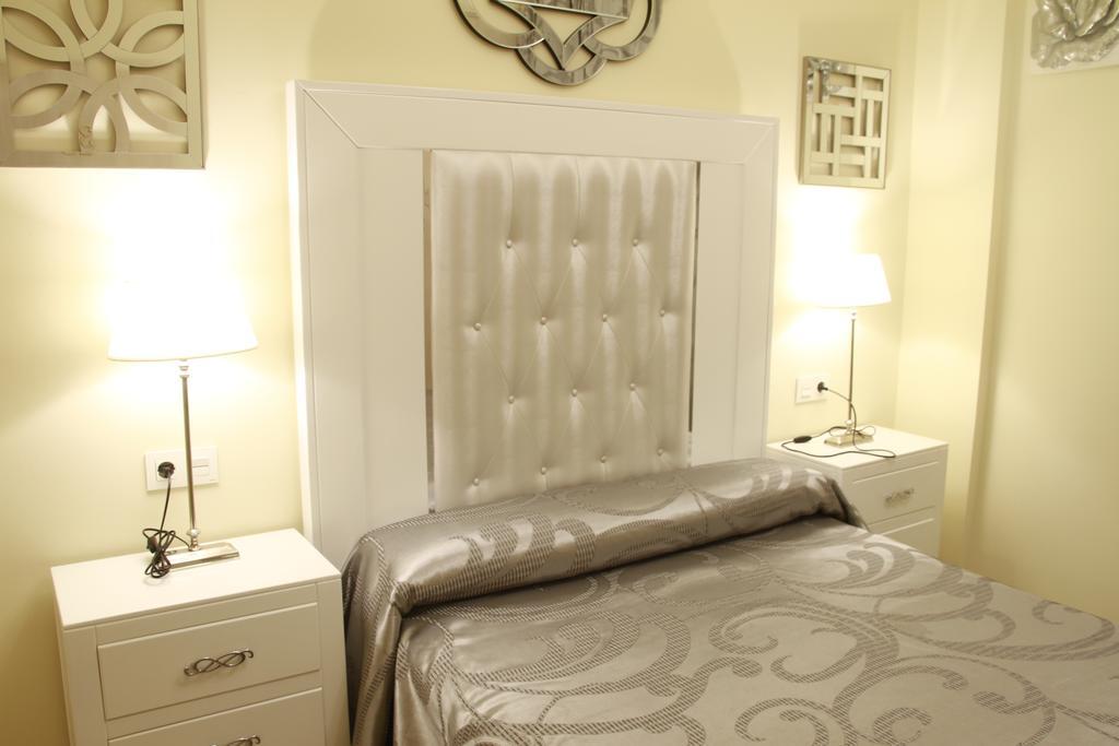Pensjonat Hostal Flor De Lis- Lojo Conil De La Frontera